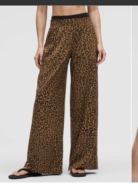 NWT Lululemon Swift Mid-Rise Wide-Leg Pant Leopard Size 6
